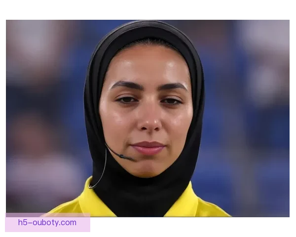 伊朗女足球员超市购物辟谣称自由